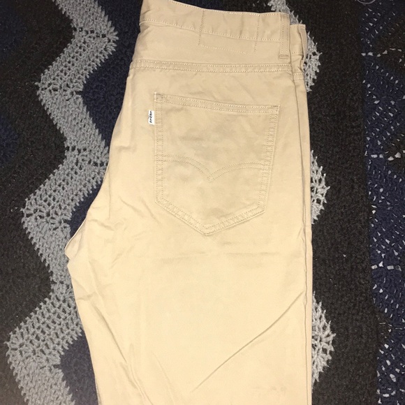 Levi’s pants - Picture 2 of 6